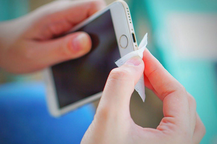 ضدعفونی کردن وسایل الکترونیک در خانه