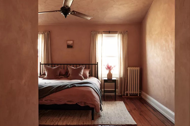 وسایلی که نباید آنها را در اتاق خواب قرار داد