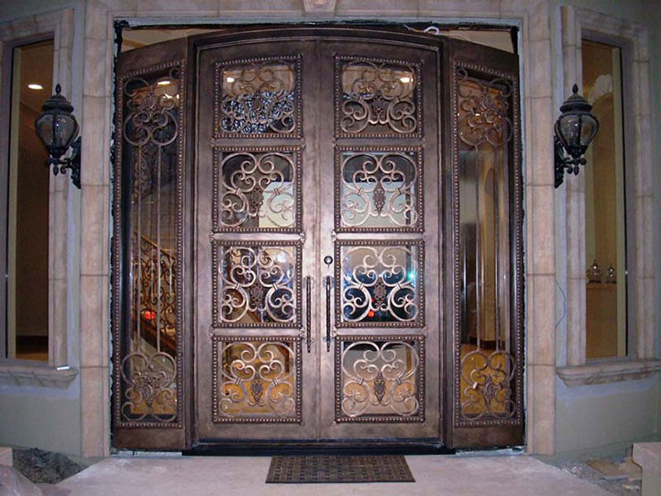 ویژگی های درب فرفورژه و لیزری